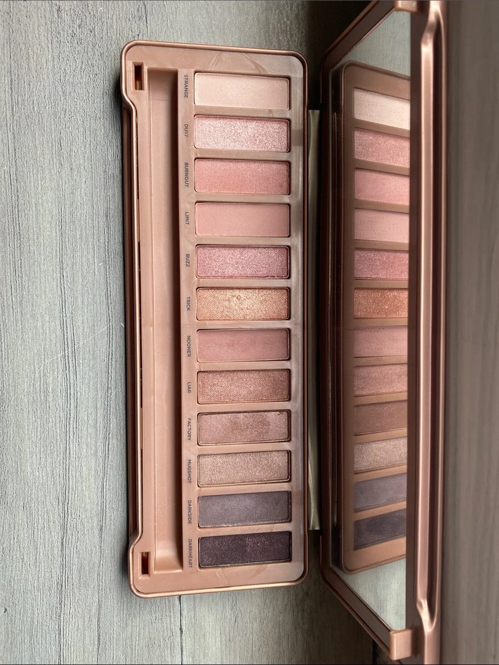 Urban Decay NAKED3 eyeshadow palette